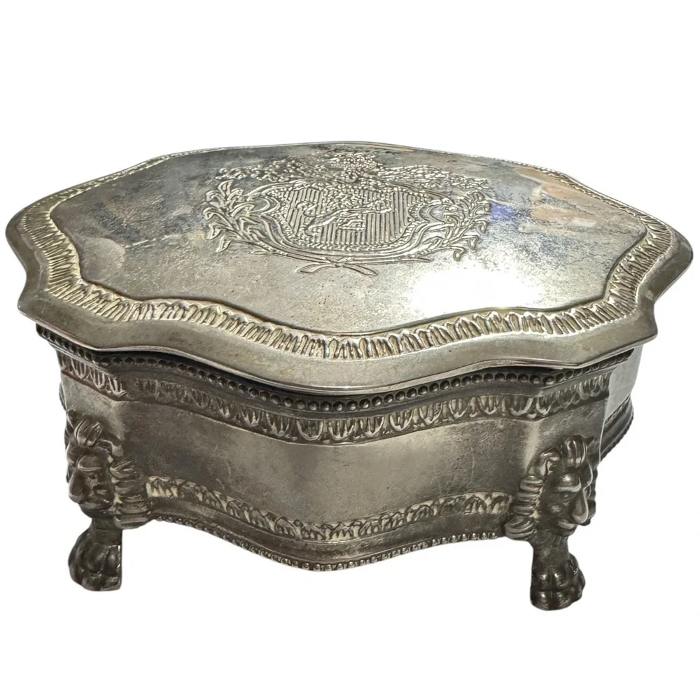 Vintage Lion Crest Jewelry Box w/Lion Claw Feet international Silver Co.